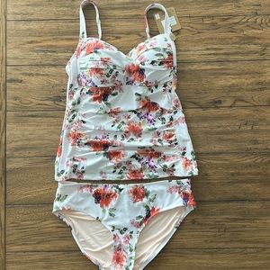 Nip Tuck tankini swimsuit NWT US sz 10. White floral adjustable straps. Ruched